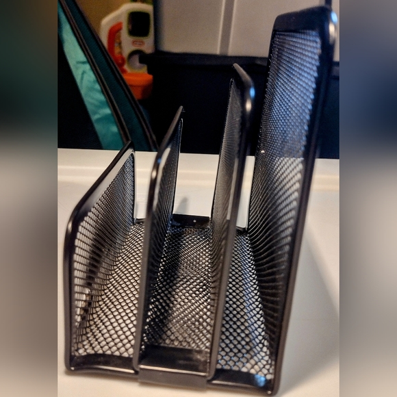 Wire Mesh 3 slot mail file office organizer - Picture 3 of 5